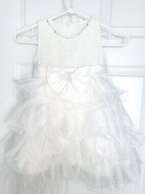 ⚡BOGO⚡White Cascading Ruffle Layer Dress Size 24M